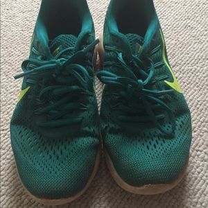 Nike lunarlon running shoes